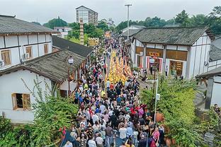 得分本土球员最高！崔永熙半场8中4得12分6板2助